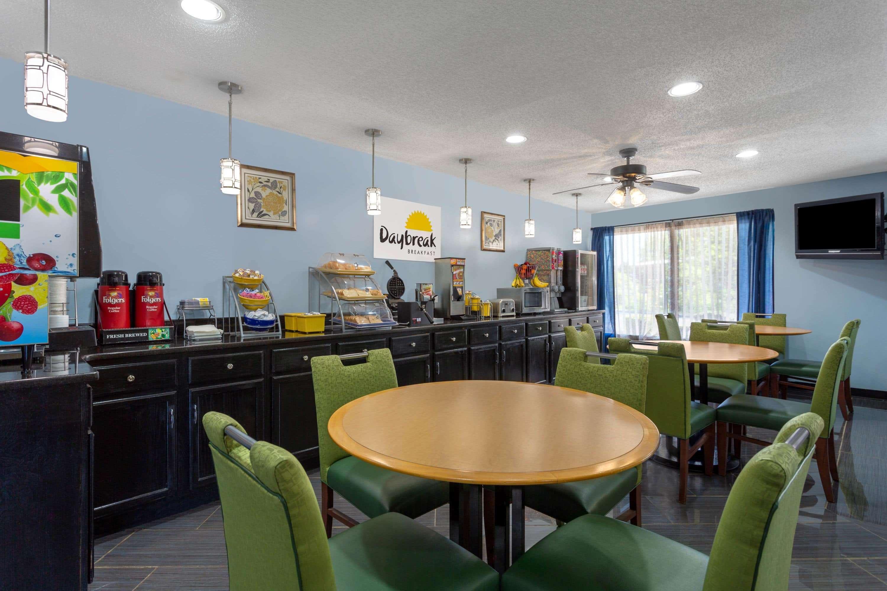 Days Inn By Wyndham Greensboro Airport Dış mekan fotoğraf