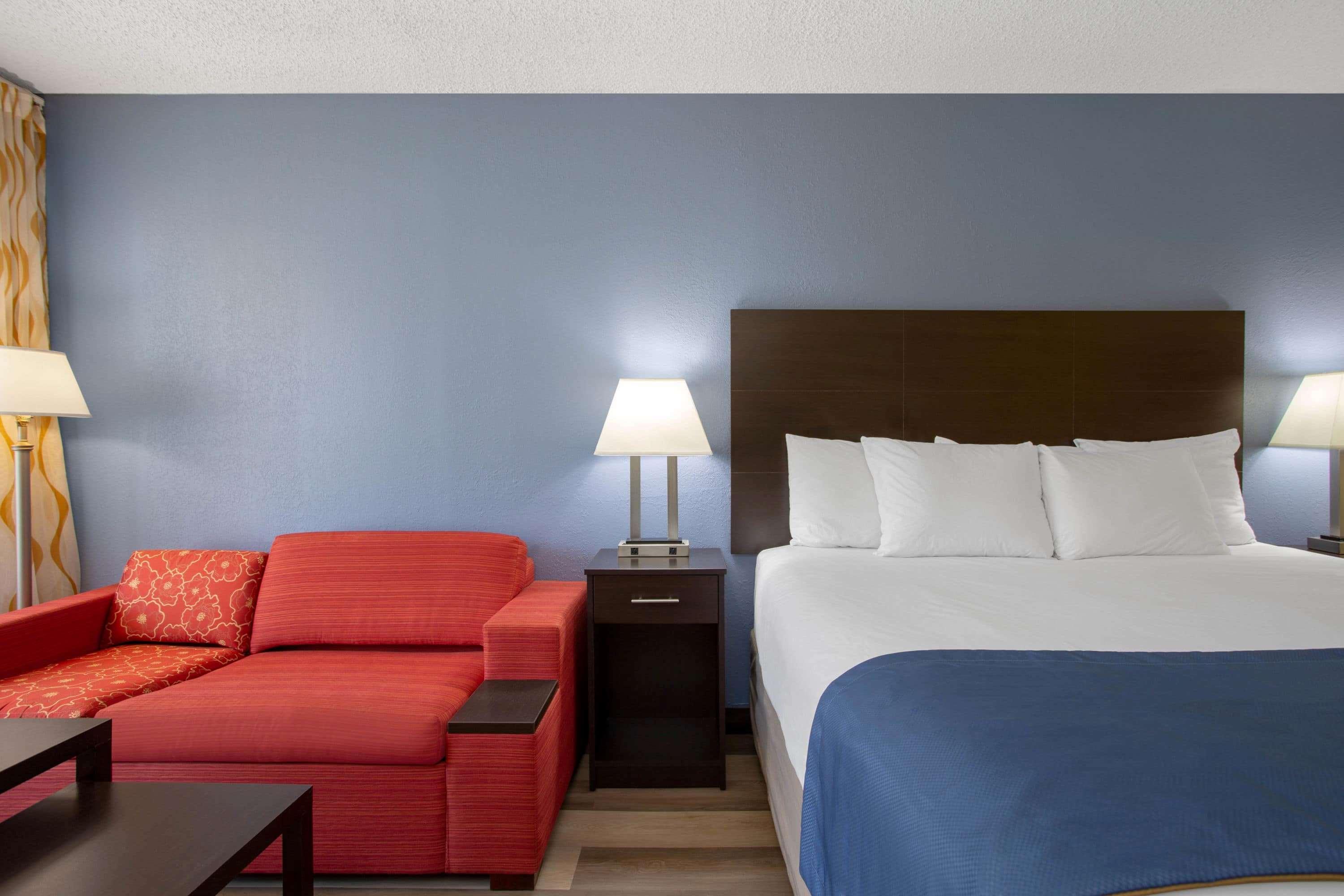 Days Inn By Wyndham Greensboro Airport Dış mekan fotoğraf