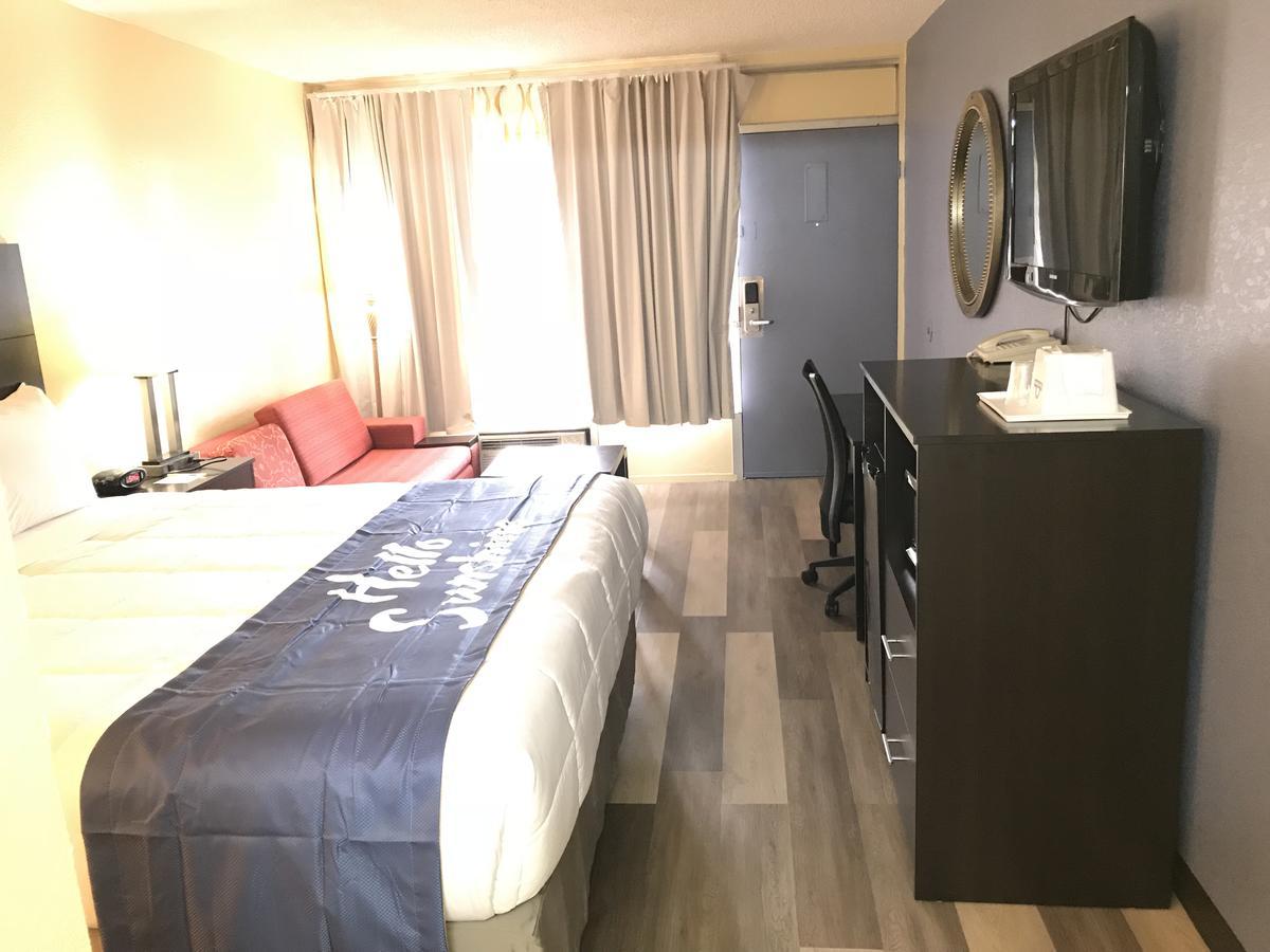 Days Inn By Wyndham Greensboro Airport Dış mekan fotoğraf