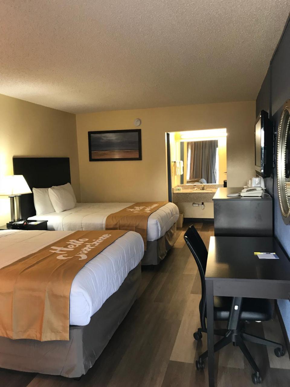 Days Inn By Wyndham Greensboro Airport Dış mekan fotoğraf